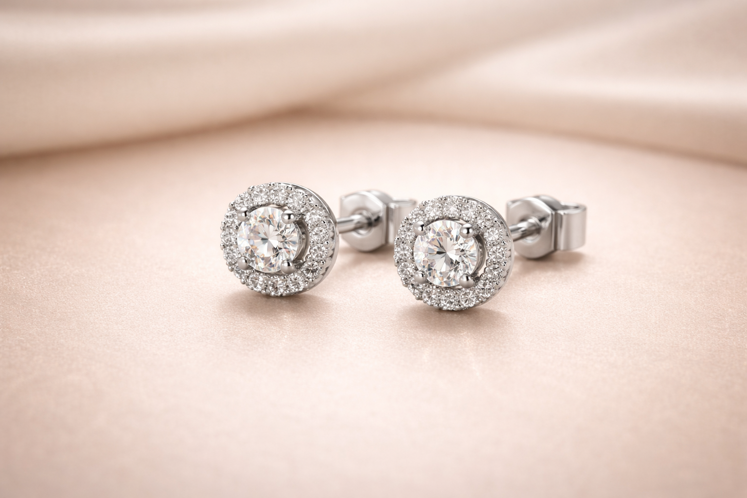 Kerasus Diamond Halo Stud Earrings – 18K Gold