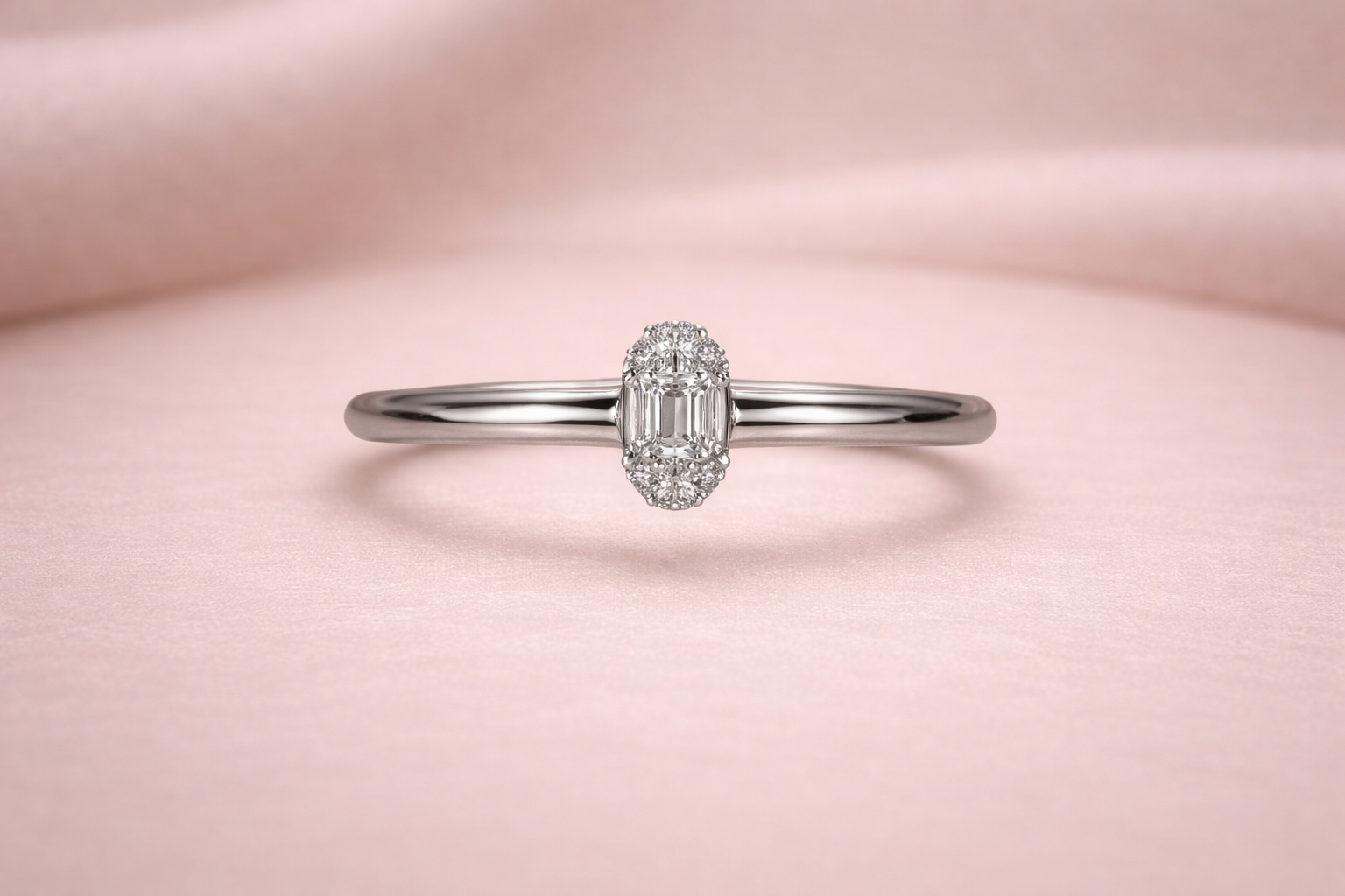 Kerasus 19 Diamond Halo Ring – 14K Gold