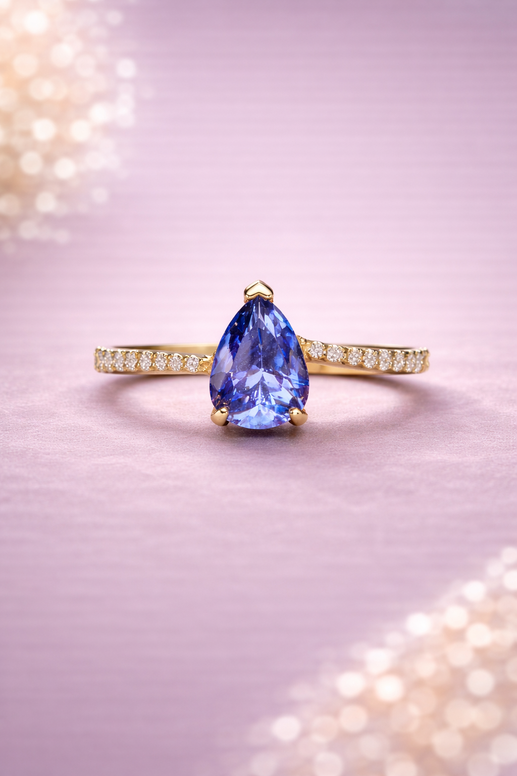 Kerasus 22 – 14K Gold Tanzanite & Diamond Ring